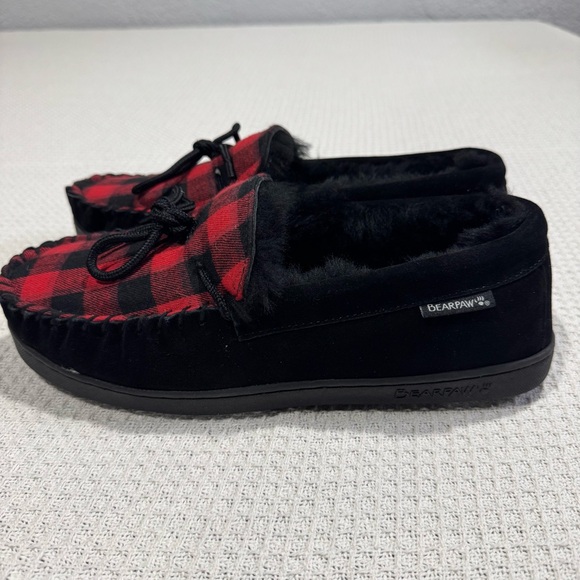 Bearpaw Men’s Red and Black Plaid Moccasin Slippers Size 11 (EUR 44) - Picture 1 of 4